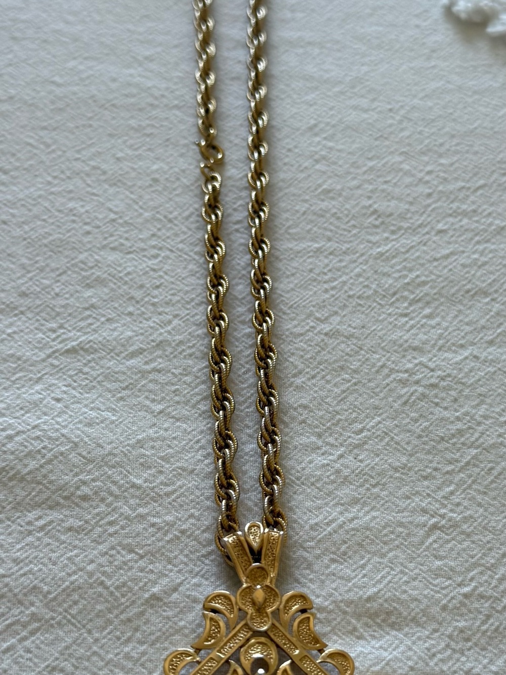 Gold Ornate Filigree Pendant Necklace - Women Jewelry - Picture 3 of 8
